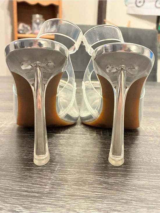 💎 Gianni Bini Clear Rhinestone Heels Size 8 Cinderella Pointed Toe Pumps - Picture 16 of 17